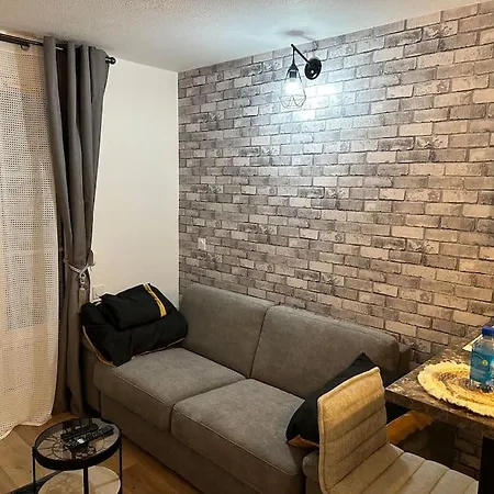 Appartement Moderne Proche Land