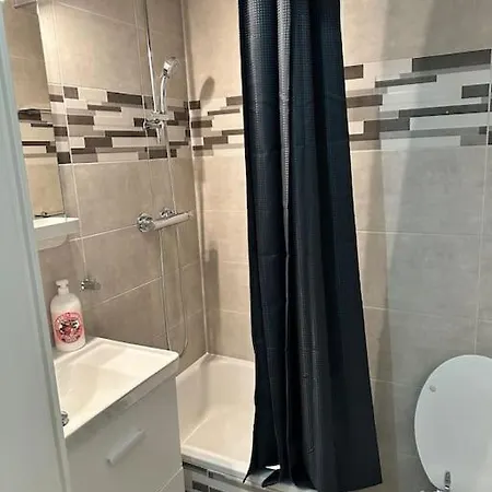 Moderne Proche Land Apartmán Bussy-Saint-Georges