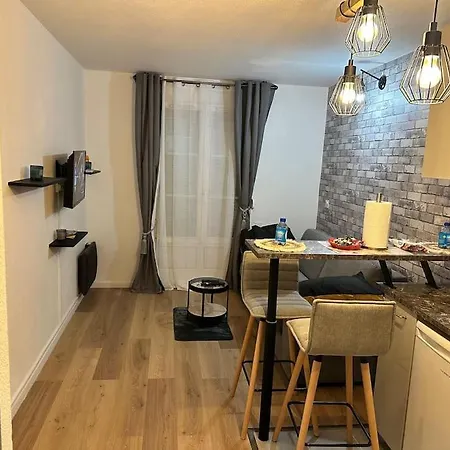Apartment Moderne Proche Land