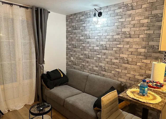 Apartament Moderne Proche Land