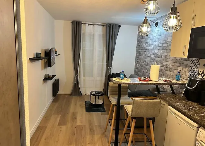 Apartament Moderne Proche Land