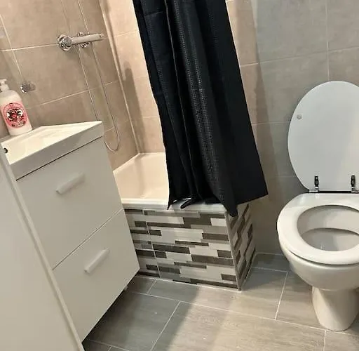 Moderne Proche Land Apartament